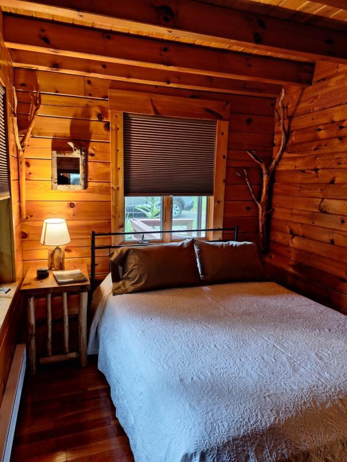 Neshannock Creekside Log Cabin Volant Exterior photo