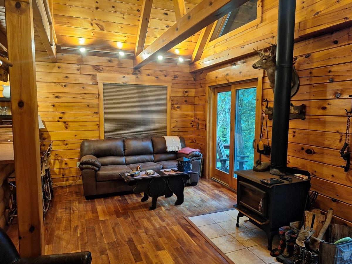Neshannock Creekside Log Cabin Volant Exterior photo