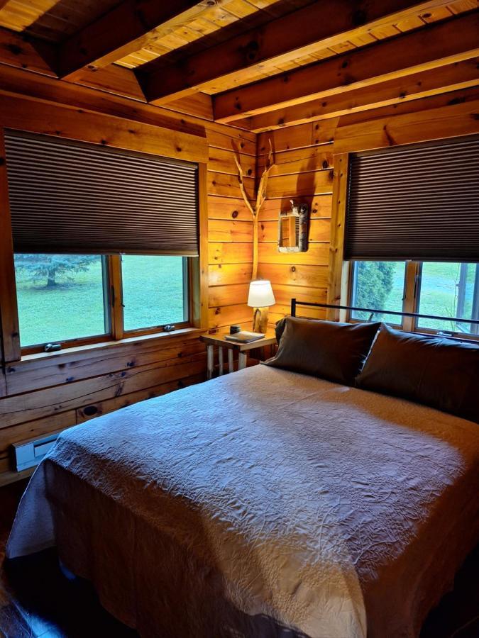 Neshannock Creekside Log Cabin Volant Exterior photo